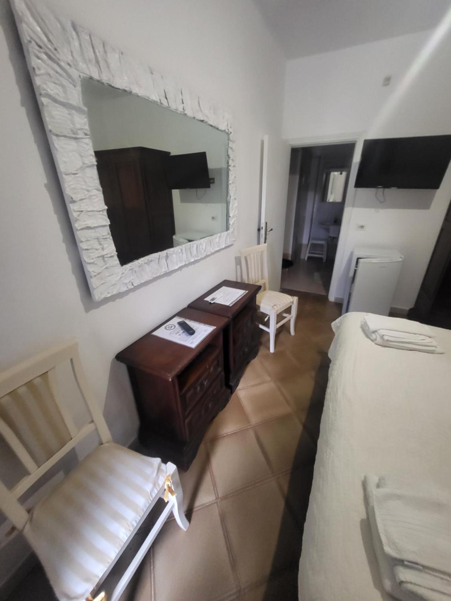 Hotel Dory Albinia Bagian luar foto