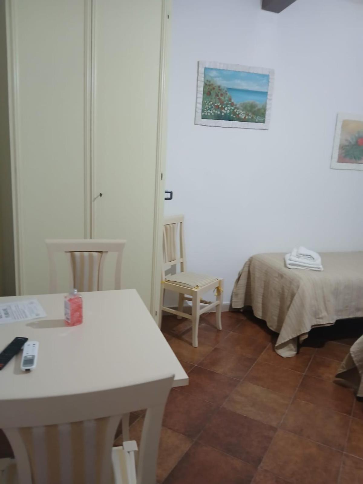 Hotel Dory Albinia Bagian luar foto